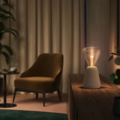 Philips Hue Smart Belysning|Philips Hue|Lightguide Triangle E27 smart LED-pære 500 lm