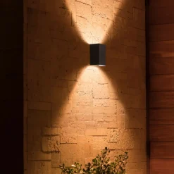 Philips Hue Philips Hue|Utendørs Belysning|Resonate Fasadelampe utendørs