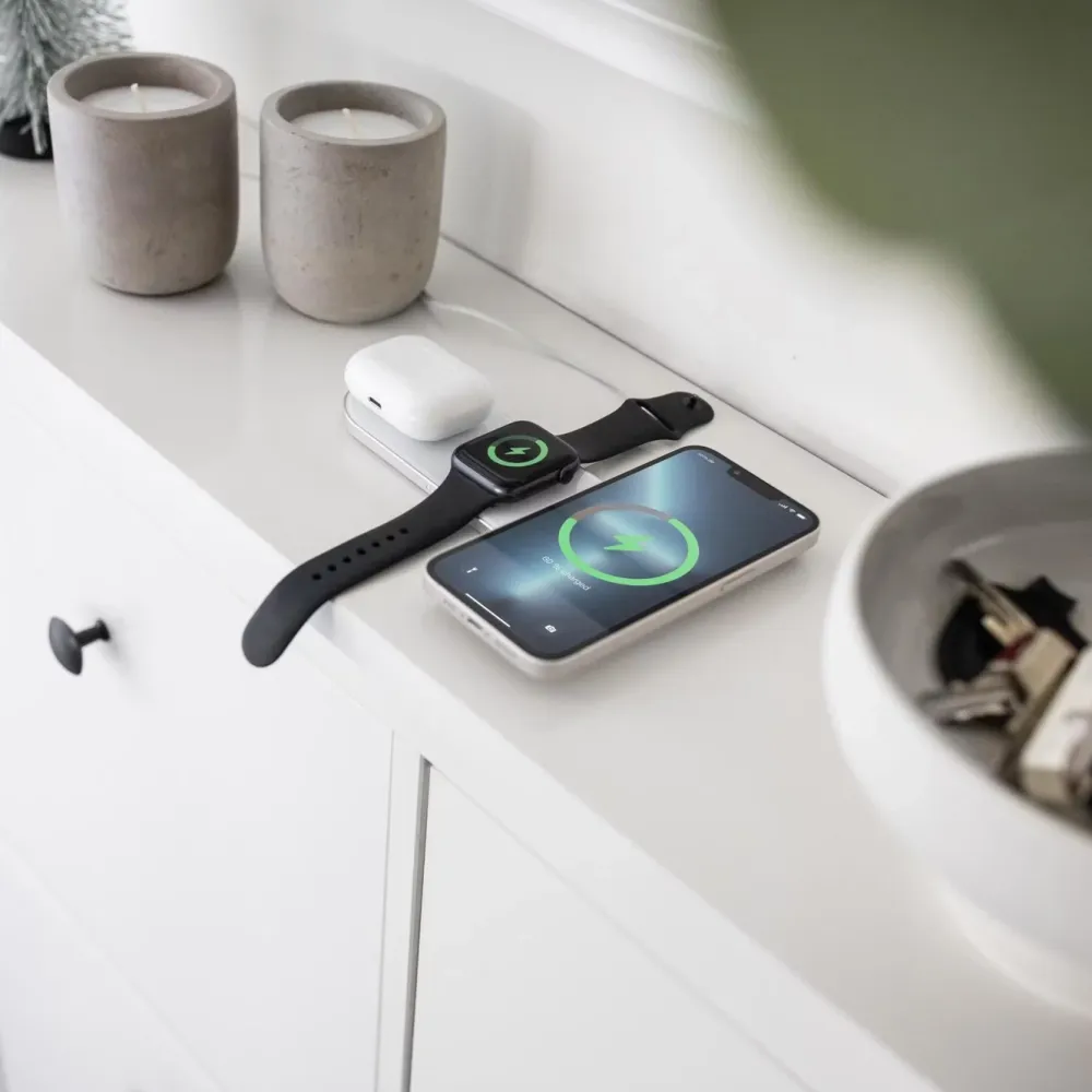Vonmählen Hjemmekontor|Mobiltelefonladere|Aura Home 3-i-1 trådløs ladestasjon med MagSafe