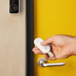 Yale Alarmsystemer|Smarte Alarmer|Keyfob Fjernkontroll med alarmfunksjoner